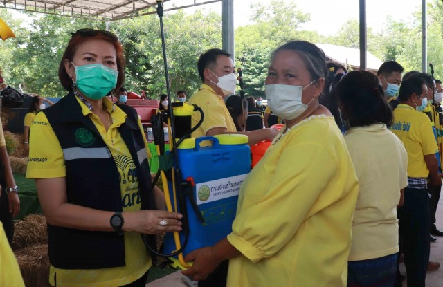 รมช.เกษตรฯลุยช่วยเกษตรกรประสบปัญหาโรคลัมปีสกิน