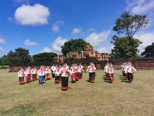 บวงสรวงปราสาทหนองหงส์วอนส่งทับหลังกลับคืนปราสาท