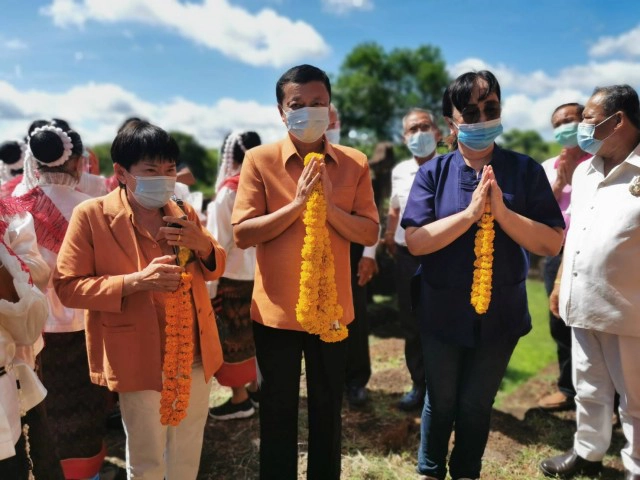 บวงสรวงปราสาทหนองหงส์วอนส่งทับหลังกลับคืนปราสาท