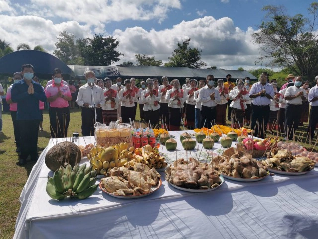 บวงสรวงปราสาทหนองหงส์วอนส่งทับหลังกลับคืนปราสาท