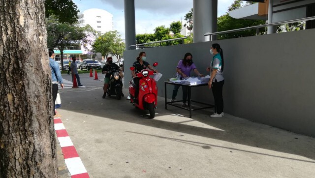 "Drive thru"รับชีทเรียนออนไลน์