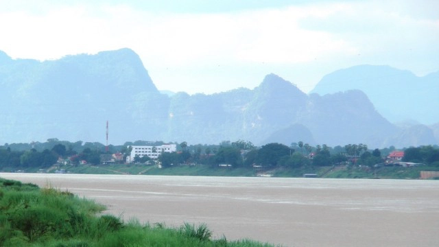 Unseen ตลาดปลาแม่น้ำโขง ริมถนนสวรรค์ชายโขง