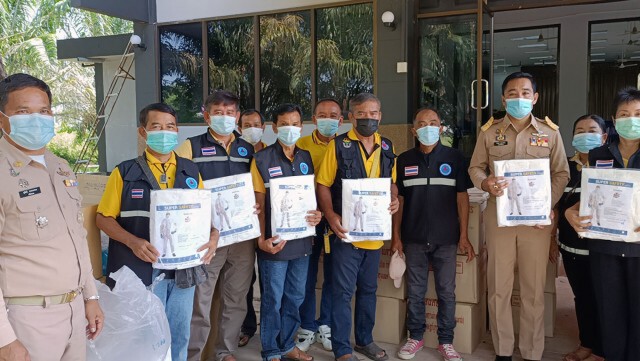 ติดเชื้อสะสม 32 ราย อบจ.เร่งมอบอุปกรณ์ป้องกันโควิดให้ อสม.