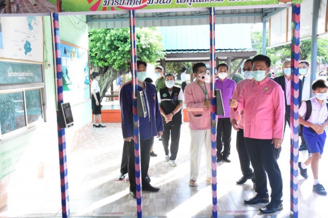 ผู้ว่าฯแพร่นำ คกก.ควบคุมโรค-ตรวจ246โรงเรียน