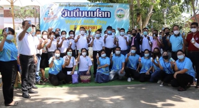 จี้ทบทวนการจัดสรรโควต้านมโรงเรียน