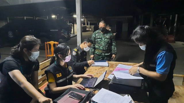 บุกจับโรงฆ่าสัตว์เถื่อนชายแดนไทยลาว