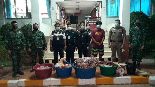 บุกจับโรงฆ่าสัตว์เถื่อนชายแดนไทยลาว