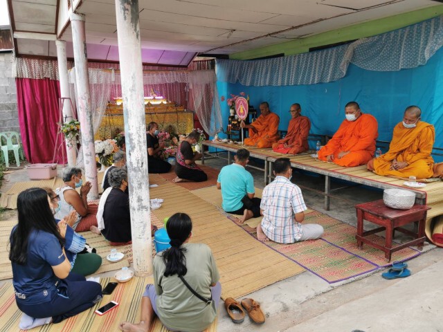 รถชนหัวเละพ่อคิดว่าลูกชายตายนำร่างจัดงานศพที่บ้านที่แท้เป็นลูกคนอื่น