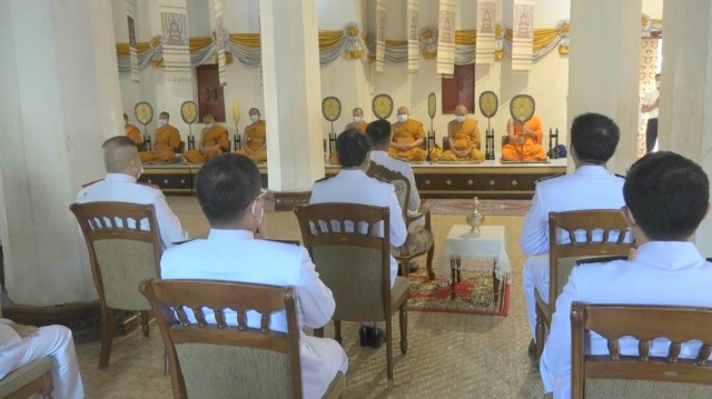 ถวายพระพรเฉลิมพระชนมพรรษา-"พระบรมราชินี"