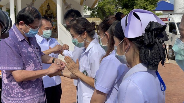 รพ.หนองคายส่งนักรบชุดขาวไป รพ.บุษราคัม