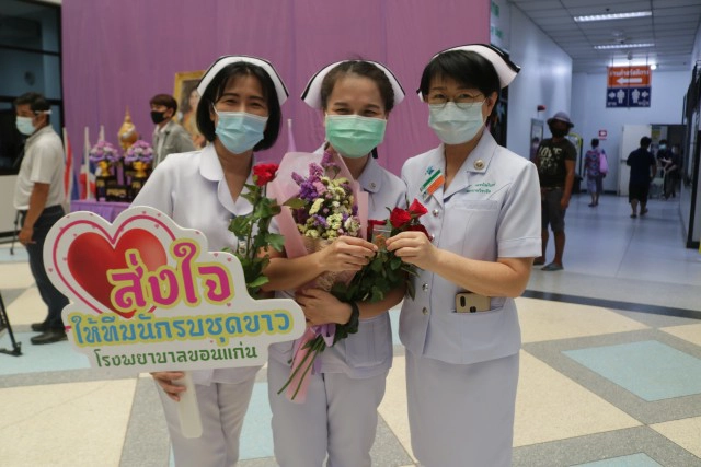 รพ.ขอนแก่นส่งทัพหนุน รพ.สนามเมืองทอง