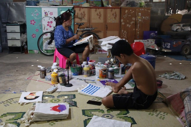 "น้องทาม"วาดภาพลงถุงผ้าขายออนไลน์-หาทุนการศึกษา