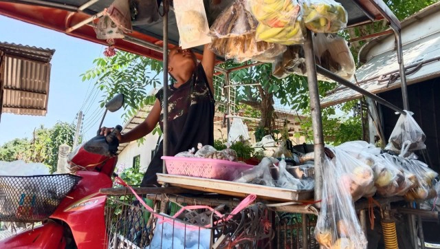 ชื่นชมเด็กชายป.5ช่วยยายเก็บผักขายสู้โควิด