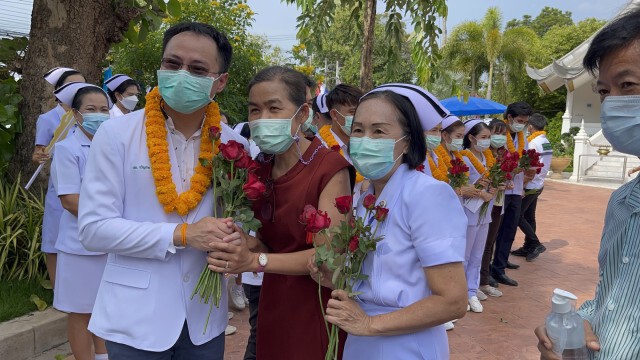 รพ.หนองคายส่งนักรบชุดขาวไป รพ.บุษราคัม
