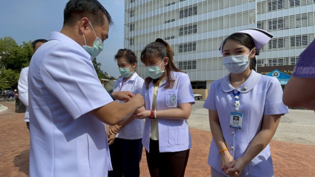 รพ.หนองคายส่งนักรบชุดขาวไป รพ.บุษราคัม