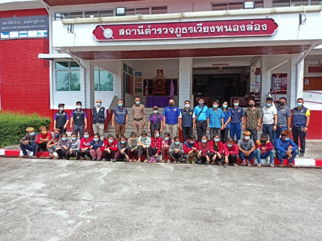 ค้นโกดังหอมเจอต่างด้าวเถื่อน21คน
