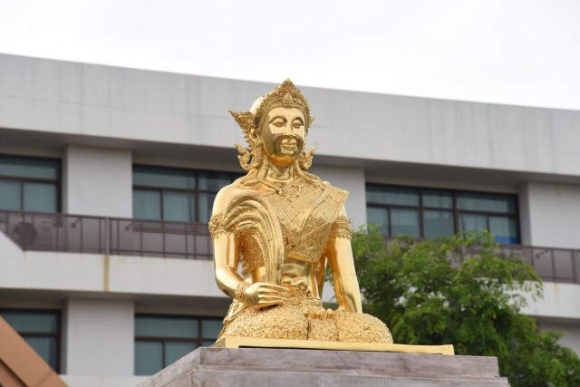 กรมการข้าว มอบโชค เป็นขวัญกำลังใจ ผู้เข้าร่วมงานวันข้าวและชาวนาฯ
