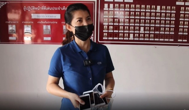 พนักงานคัดแยกสินค้า สุดแสบ!! ฉกไอโฟน 8 เครื่อง ยัดมะม่วงใส่กล่องส่งลูกค้า