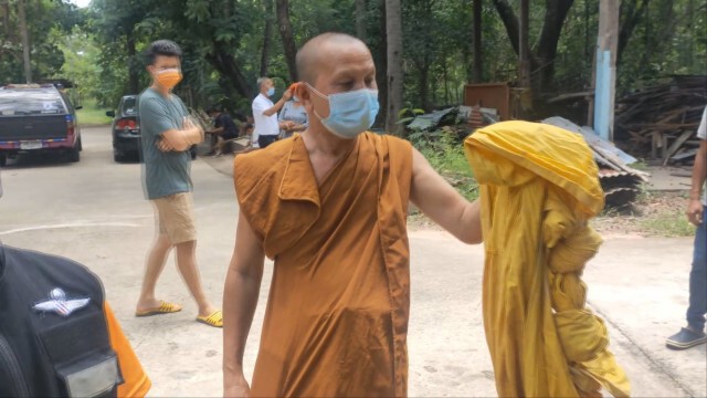 สลด!! หลวงพ่อป่วยซึมเศร้า ผูกคอลาโลกที่ต้นมะขามหน้ากุฎิ