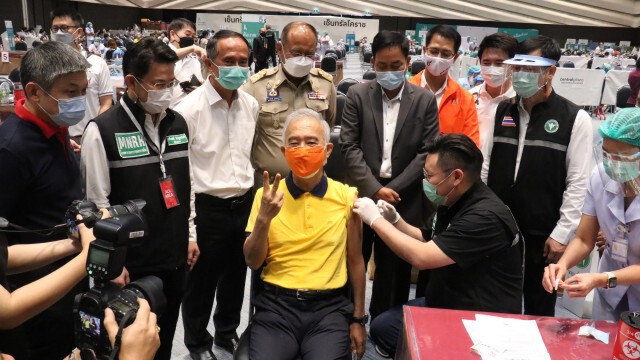 "สุวัจน์" อดีตรองนายก ฯ เข้าคิวลำดับ 555 ฉีด"แอสตร้าเซนเนก้า"