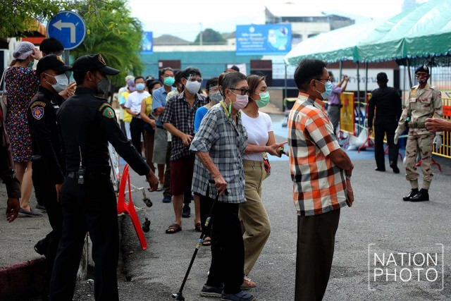 สงขลาฉลุย!ผู้สูงวัยตบเท้าเข้าคิวฉีดวัคซีน