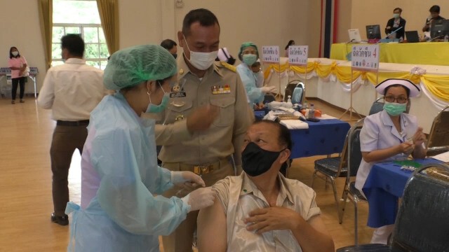 มุกดาหารฉีดวัคซีนผู้สูงอายุ วันแรกคึกคัก