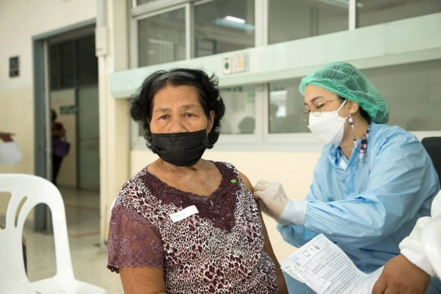 รพ.สุโขทัยฉีดชั่วโมงละ200คน