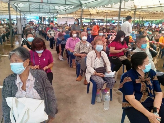โพนสวรรค์เสียแชมป์ป่วยโควิดแล้ว1คน