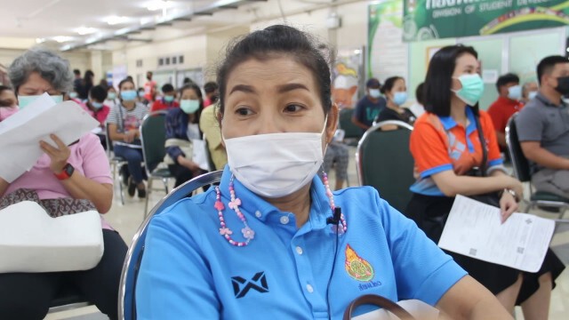ครูอุดรเข้ารับฉีดวัคซีนวันแรกคึกคักเตรียมรับเปิดเทอม