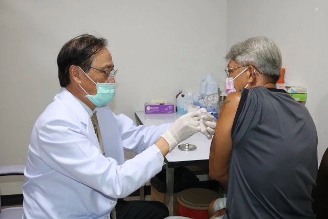 รพ.เทพากร ได้รับจัดสรรวัคซีนแอสตร้าเซนนิก้า20โดส