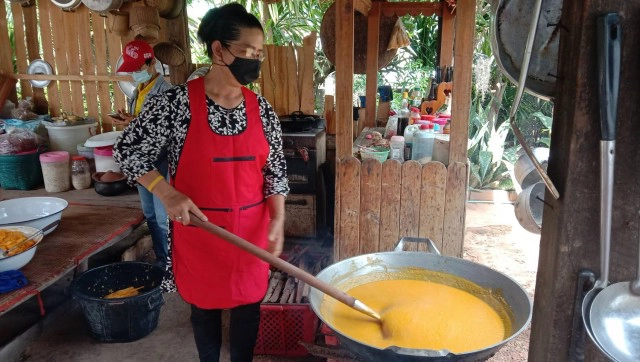 ชาวบ้านสู้โควิด หันมาแปรรูปมะม่วงกวนเพิ่มมูลค่า