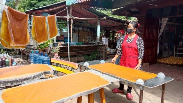 ชาวบ้านสู้โควิด หันมาแปรรูปมะม่วงกวนเพิ่มมูลค่า