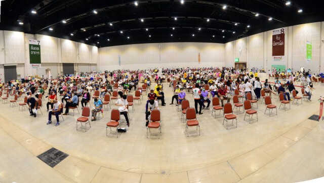 นายกฯเล็กเข้าฉีดวัคซีนเชิญชวนคนออกมาฉีด