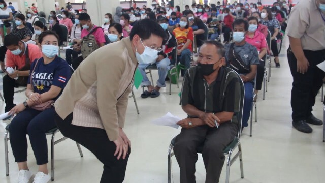 ครูอุดรเข้ารับฉีดวัคซีนวันแรกคึกคักเตรียมรับเปิดเทอม