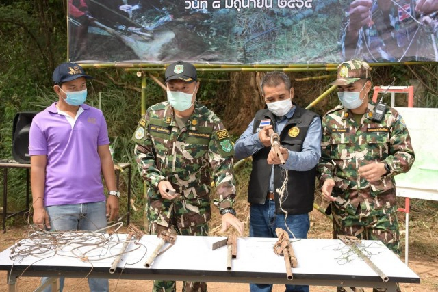 เก็บกู้กับดักสัตว์ป่าในพื้นที่รอยต่อผืนป่ามรดกโลกแห่งที่ 5