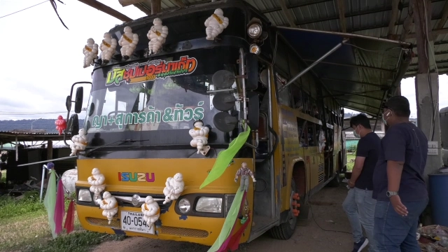 ไอเดียสุดเจ๋ง! เปลี่ยนรถบัสเก่าเป็น"ซูเปอร์มาร์เก็ต ดิลิเวอรี่"