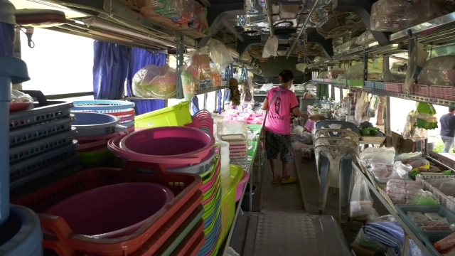 ไอเดียสุดเจ๋ง! เปลี่ยนรถบัสเก่าเป็น"ซูเปอร์มาร์เก็ต ดิลิเวอรี่"