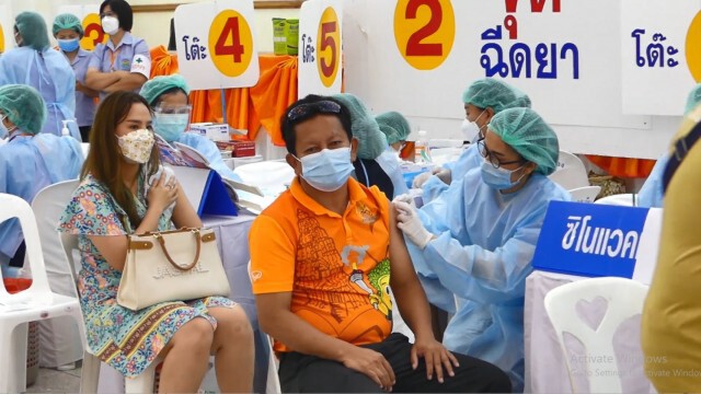 แรงงานรับจ้างรถสาธารณะ ดีใจได้ฉีดวัคซีน