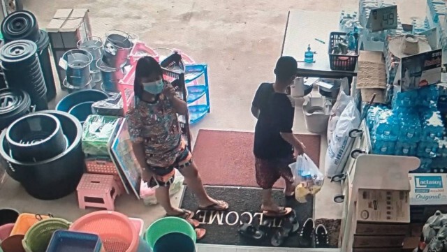 สุดงง..สาวแสบเชิดของร้านชำหนี