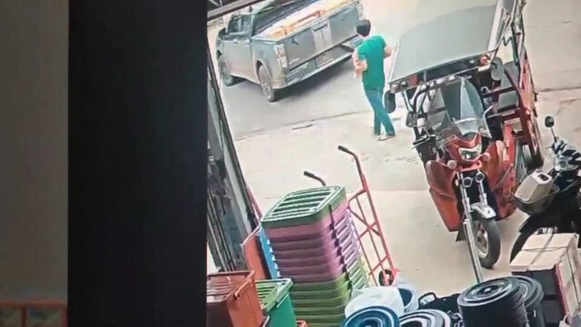 สุดงง..สาวแสบเชิดของร้านชำหนี