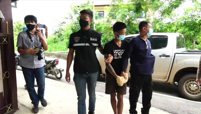 ตา 82 ใจสู้! ใช้นิ้วจิ้มตาโจร