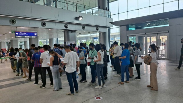 อนุทิน ยัน ปูพรมฉีดวัคซีนได้ตามเป้า ส่งวัคซีนได้ครบ