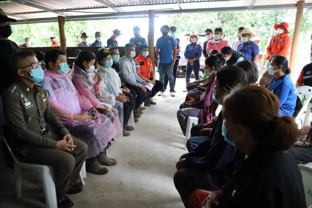 ตรวจสอบหลุมยุบในไร่อ้อย 15 หลุม พบชั้นใต้ดินหินปูนสึกกร่อน