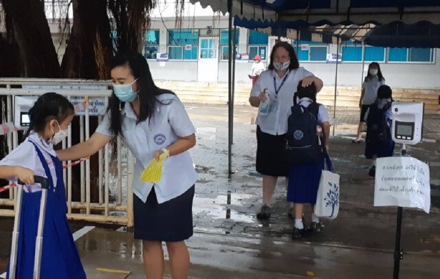 เชียงใหม่เปิดเทอมวันแรกยกการ์ดเข้มป้องกันโควิด