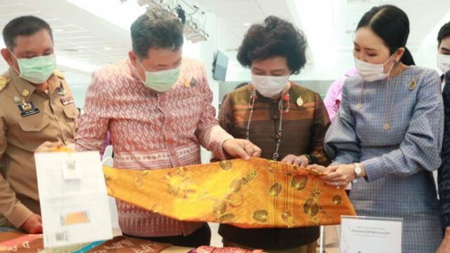 ประชาชนภาคใต้ ปลื้มปีติ ส่งประกวดผ้าลายพระราชทาน "ผ้าลายขอเจ้าฟ้าสิริวัณณวรีฯ" กว่า 200 ผืน
