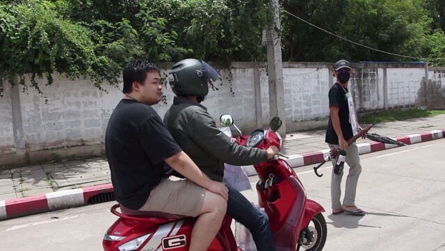 "ไผ่– เพนกวิ้น" เดินทะลุฟ้าพบศาลขอนแก่น