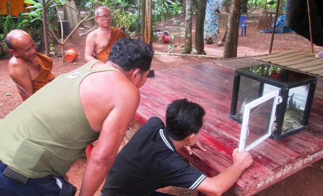 พบพระพุทธรูปอายุกว่า 200 ปี กลางทุ่งนาใส่ในไหโบราณ