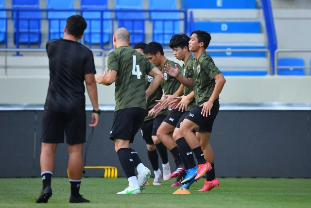 ส่งใจเชียร์ "ช้างศึก" ปะทะ "เสือเหลือง" ส่งท้ายศึกคัดบอลโลก คืนนี้