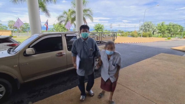"แม่เฒ่า"กราบขอซื้อที่ดินคืน