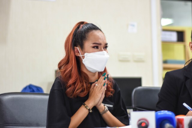 "แม่น้ำหนึ่ง" ร่ำไห้ขอความเป็นธรรม แจ้งความเอาผิดเพจนำรูปแปะลิงก์เว็บพนัน